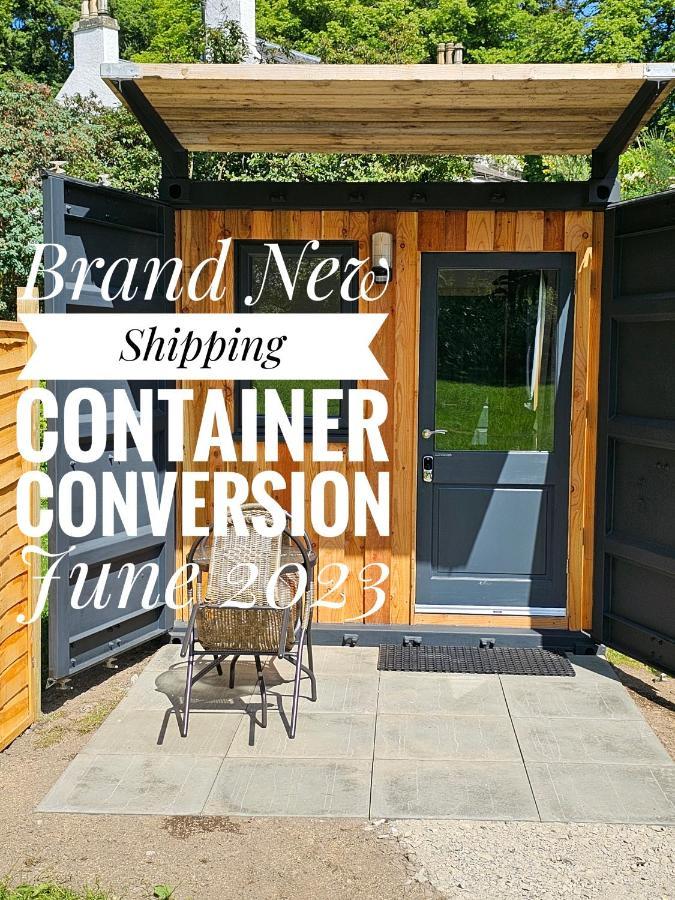 A Unique Experience In A Converted Shipping Containers, Glamness Is Adults Only Inverness Camera foto