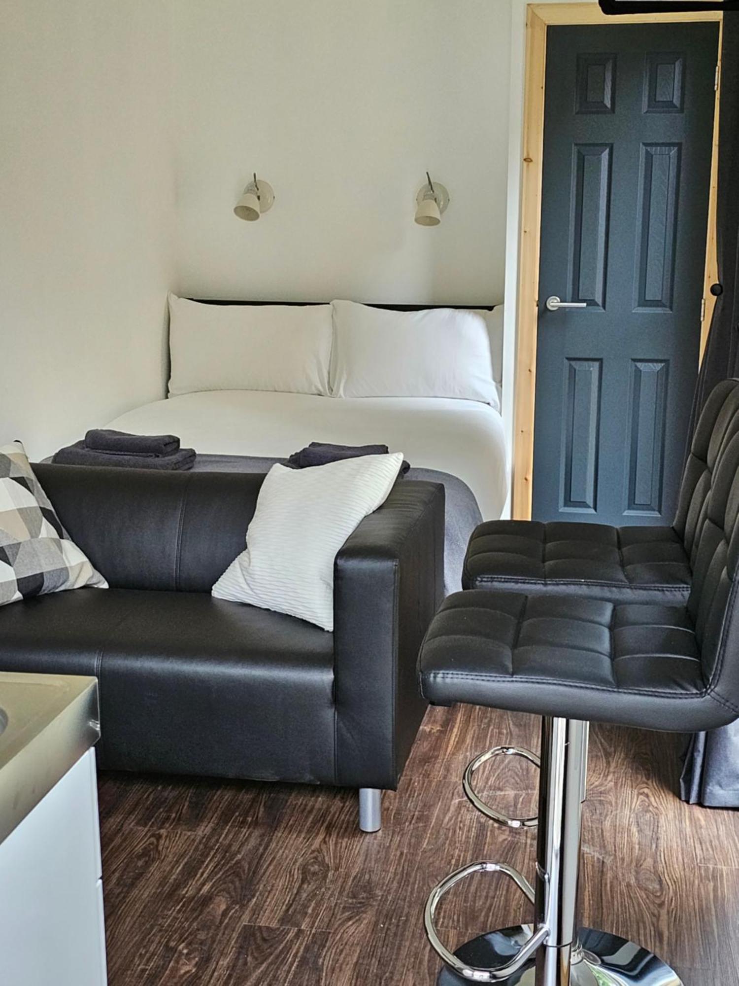 A Unique Experience In A Converted Shipping Containers, Glamness Is Adults Only Inverness Esterno foto