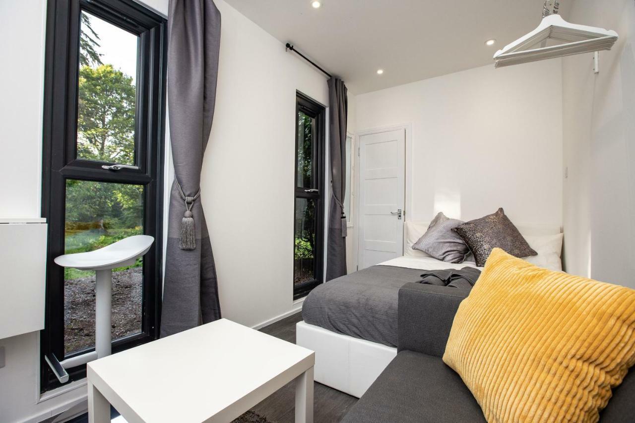 A Unique Experience In A Converted Shipping Containers, Glamness Is Adults Only Inverness Esterno foto